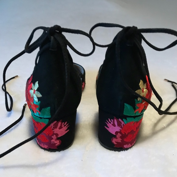 Reaction - Kenneth Cole - Picture 4 of 8